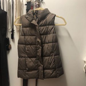 Gap puffer vest